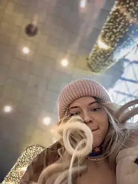 Times  Square online show from 12/22/24, 09:11