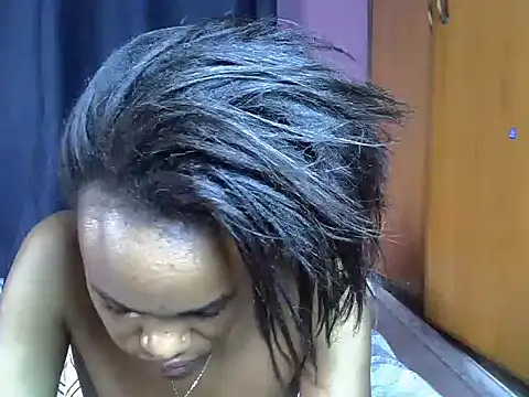 Queen petite  online show from 12/04/25, 06:16