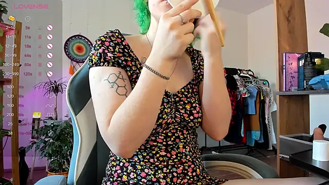 alisahug online show from 03/05/25, 07:05