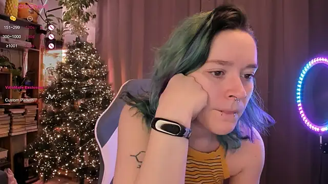 Snapshot of alisahug chatting on 01/13/26, 01:22 alisahug online show from 01/13/26, 01:22