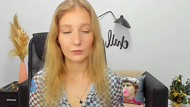 LolaWilsons online show from 01/07/25, 02:19