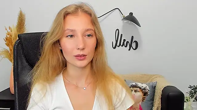 LolaWilsons online show from 01/16/25, 12:20