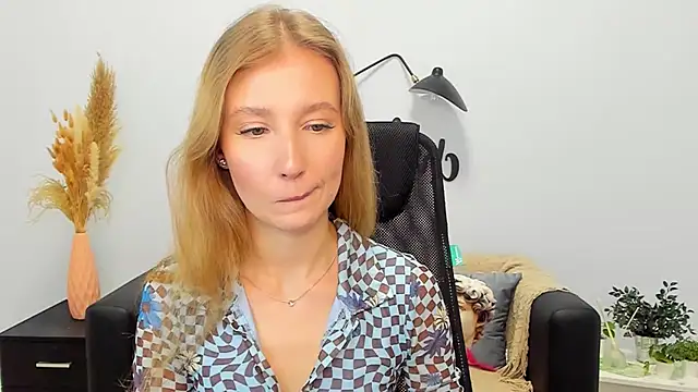 LolaWilsons online show from 01/22/25, 11:01