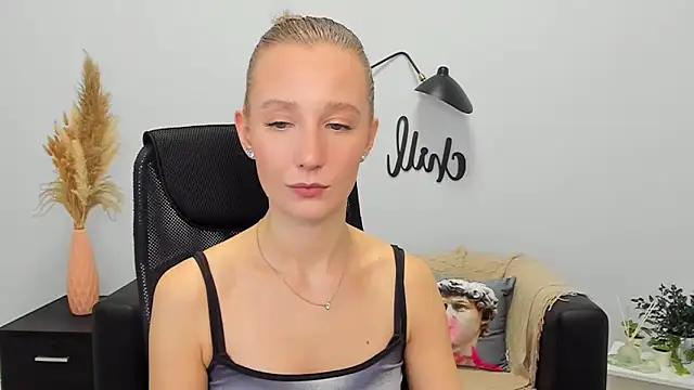 LolaWilsons online show from 01/31/25, 09:27