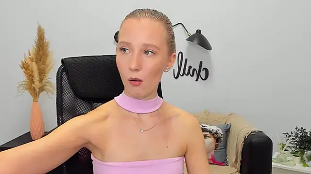 LolaWilsons online show from 01/31/25, 12:29