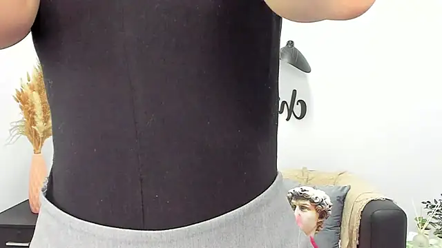 LolaWilsons online show from 02/07/25, 06:24