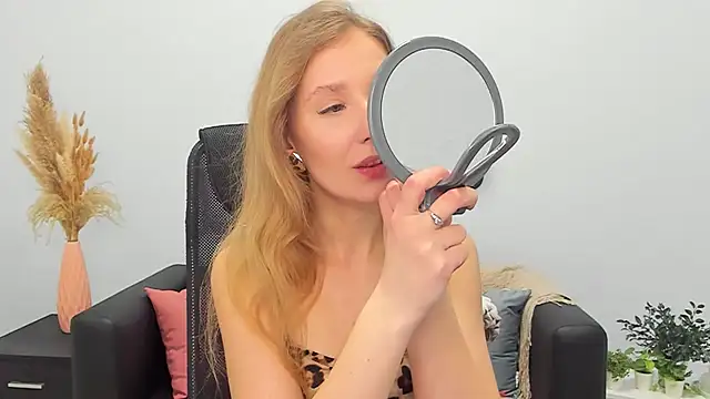 LolaWilsons online show from 03/02/25, 02:00