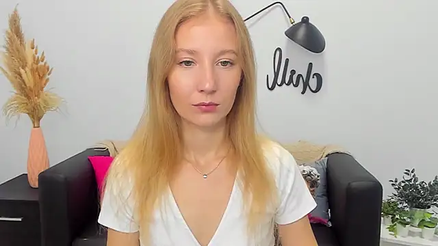 LolaWilsons online show from 09/19/25, 06:15