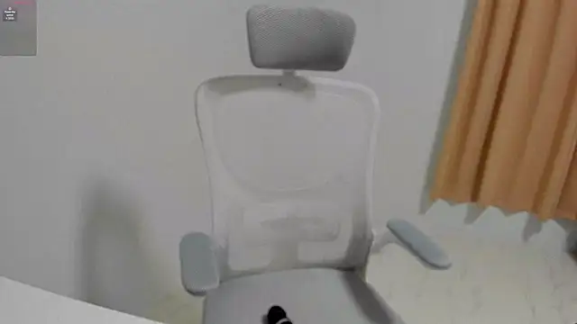 Snapshot of Cee_chalynn chatting on 10/03/25, 12:57 Cee chalynn online show from 10/03/25, 12:57