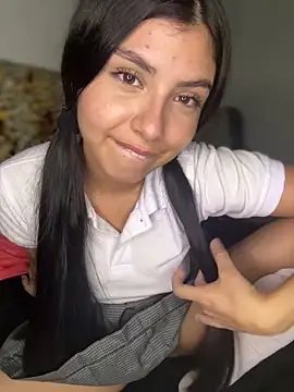 Snapshot of hurrem_18 chatting on 02/05/26, 10:58 hurrem 18 online show from 02/05/26, 10:58