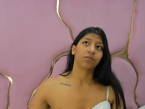 Snapshot of VaneLin18 chatting on 09/14/25, 12:32 VaneLin18 online show from 09/14/25, 12:32