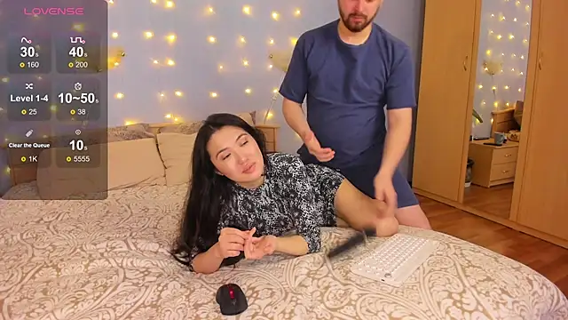 NikkiNSerdron online show from 01/25/25, 09:47