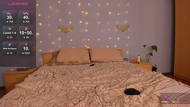 NikkiNSerdron online show from 03/10/25, 03:12