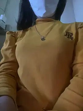 Tuongvy05 online show from 12/19/24, 04:57