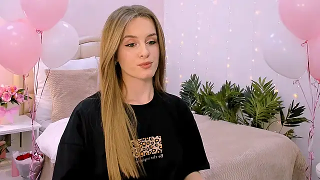 Snapshot of RozzitaBedberry chatting on 01/27/25, 07:13 RozzitaBedberry online show from 01/27/25, 07:13