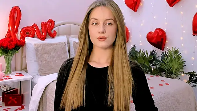 Snapshot of RozzitaBedberry chatting on 02/12/25, 01:16 RozzitaBedberry online show from 02/12/25, 01:16