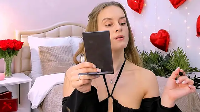 Snapshot of RozzitaBedberry chatting on 02/19/25, 01:06 RozzitaBedberry online show from 02/19/25, 01:06