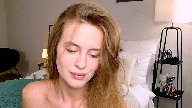 Snapshot of RozzitaBedberry chatting on 09/10/25, 01:00 RozzitaBedberry online show from 09/10/25, 01:00