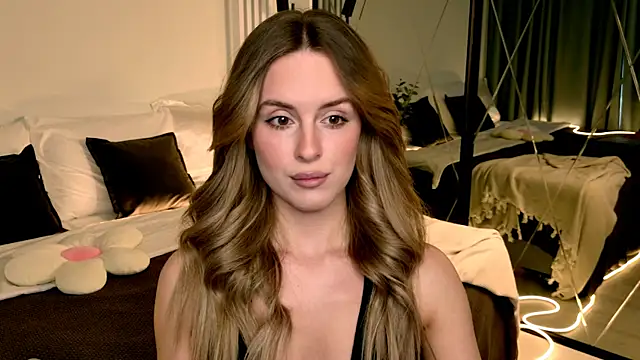 Snapshot of RozzitaBedberry chatting on 04/05/26, 12:13 RozzitaBedberry online show from 04/05/26, 12:13