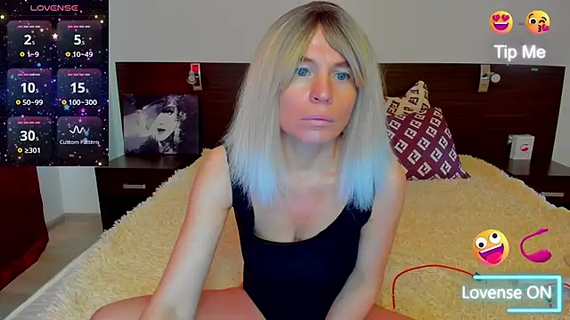 Snapshot of Hanna_Becrett17 chatting on 03/05/25, 06:12 Hanna Becrett17 online show from 03/05/25, 06:12