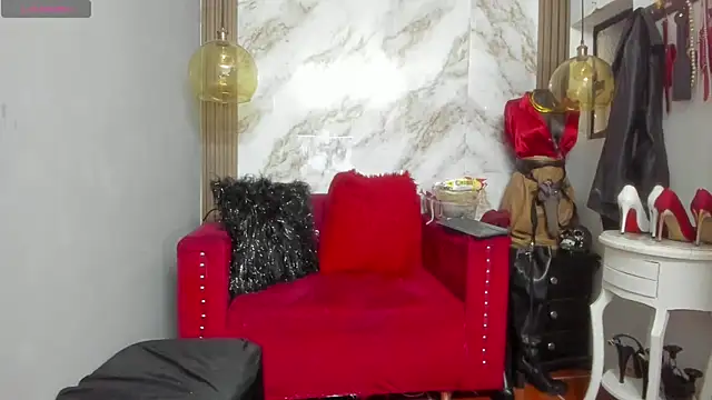 Snapshot of LiaTaylorr chatting on 09/11/25, 12:16 LiaTaylorr online show from 09/11/25, 12:16