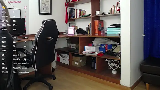 Snapshot of LiaTaylorr chatting on 09/26/25, 12:09 LiaTaylorr online show from 09/26/25, 12:09