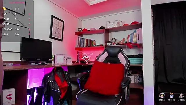 Snapshot of LiaTaylorr chatting on 02/12/26, 12:11 LiaTaylorr online show from 02/12/26, 12:11