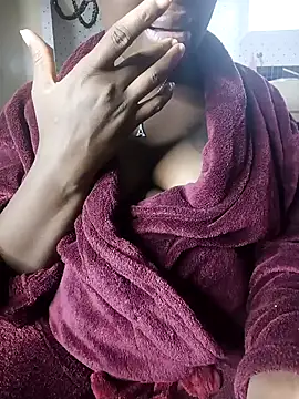 Snapshot of smileyboobs1 chatting on 03/24/26, 06:13 smileyboobs1 online show from 03/24/26, 06:13