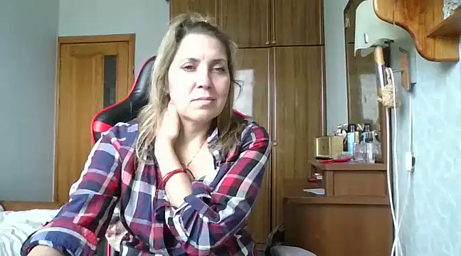 IrinaB1 online show from 02/15/25, 01:38