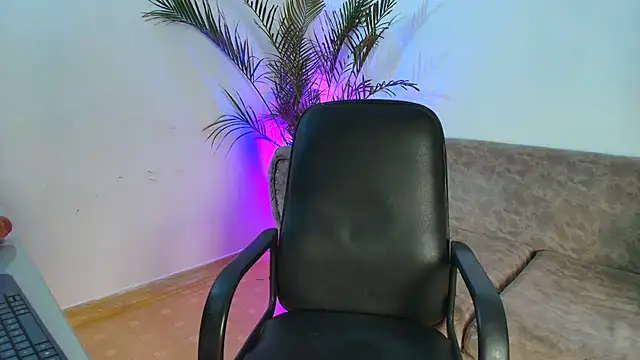 Susana hank2 online show from 11/19/25, 09:04