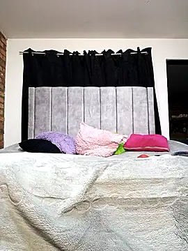 Snapshot of valenthottie chatting on 11/02/25, 11:07 valenthottie online show from 11/02/25, 11:07