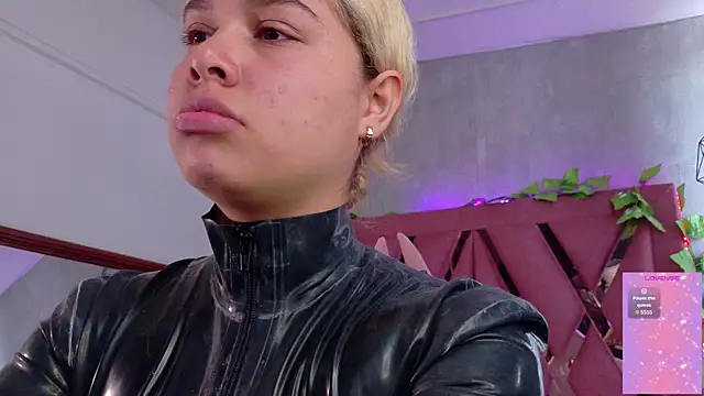 Snapshot of Haelycute chatting on 11/29/25, 12:41 Haelycute online show from 11/29/25, 12:41