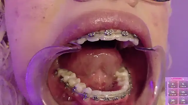 Snapshot of Haelycute chatting on 03/30/26, 12:33 Haelycute online show from 03/30/26, 12:33