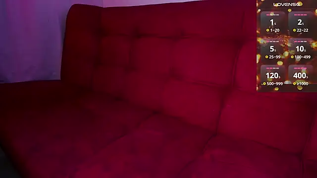 Snapshot of ohpetitemuse chatting on 12/17/25, 08:15 ohpetitemuse online show from 12/17/25, 08:15