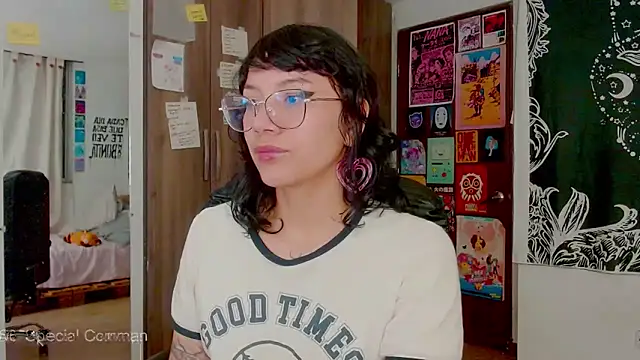 Snapshot of melissahowl chatting on 10/20/25, 02:34 melissahowl online show from 10/20/25, 02:34