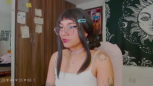 Snapshot of melissahowl chatting on 10/20/25, 11:38 melissahowl online show from 10/20/25, 11:38