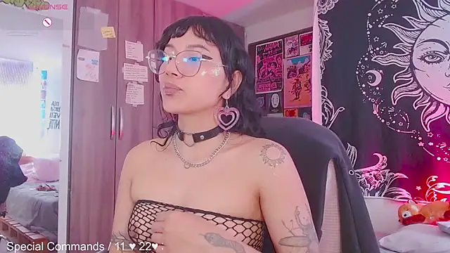 Snapshot of melissahowl chatting on 11/10/25, 05:56 melissahowl online show from 11/10/25, 05:56