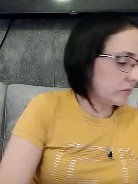 IsisBlake online show from 03/04/25, 10:16