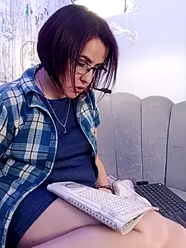 IsisBlake online show from 11/26/25, 10:38