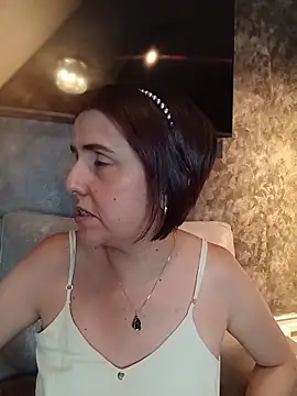 Snapshot of IsisBlake chatting on 03/22/26, 01:03 IsisBlake online show from 03/22/26, 01:03