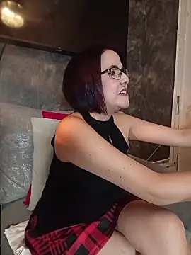 Snapshot of IsisBlake chatting on 04/15/26, 03:02 IsisBlake online show from 04/15/26, 03:02