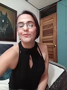 Snapshot of IsisBlake chatting on 05/06/26, 11:43 IsisBlake online show from 05/06/26, 11:43