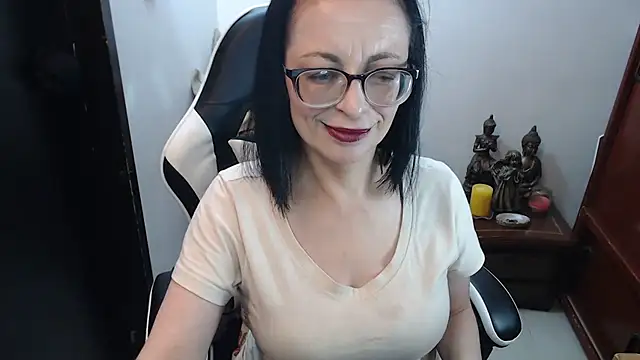 Snapshot of AnasstaciaEvans chatting on 04/01/26, 02:12 AnasstaciaEvans online show from 04/01/26, 02:12