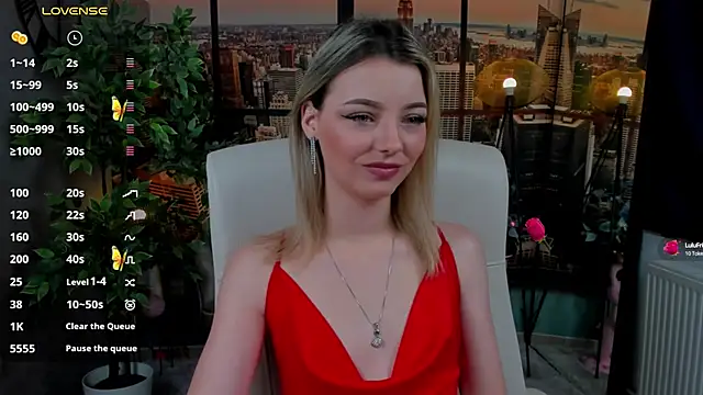 pretty little thing online show from 12/05/24, 11:18