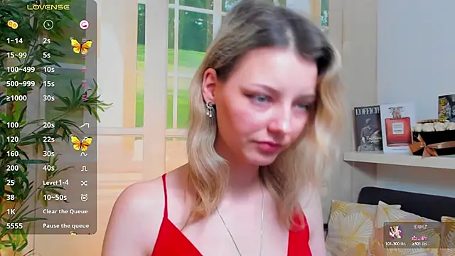 pretty little thing online show from 01/29/25, 07:32