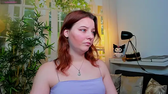 pretty little thing online show from 02/02/26, 05:33