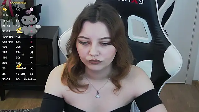 Snapshot of pretty_little_thing chatting on 04/21/26, 05:28 pretty little thing online show from 04/21/26, 05:28