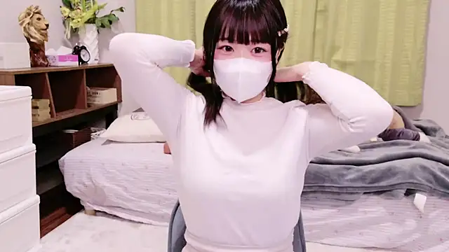 Snapshot of Mia--meow chatting on 02/07/25, 12:28 Mia--meow online show from 02/07/25, 12:28