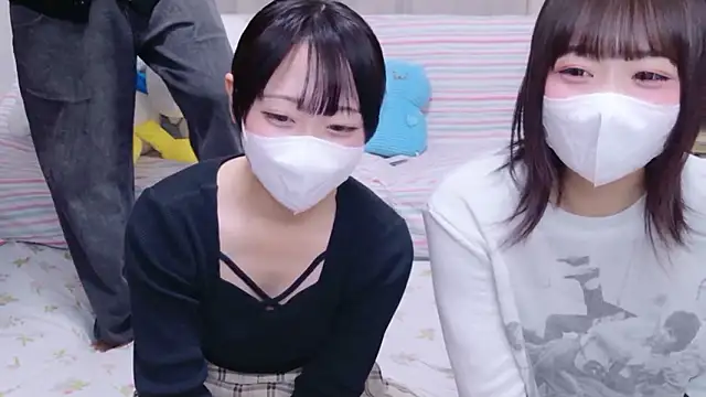 Snapshot of Mia--meow chatting on 11/01/25, 11:56 Mia--meow online show from 11/01/25, 11:56