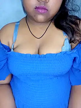 Snapshot of Sexy--queen1 chatting on 09/20/25, 08:37 Sexy--queen1 online show from 09/20/25, 08:37